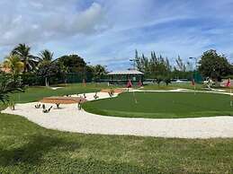 Palm Cay Marina, Resort & Spa