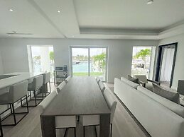 Palm Cay Marina, Resort & Spa