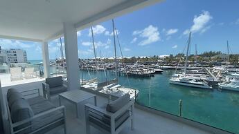 Palm Cay Marina, Resort & Spa
