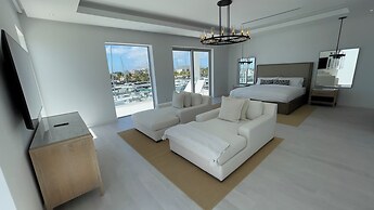 Palm Cay Marina, Resort & Spa