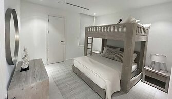 Palm Cay Marina, Resort & Spa