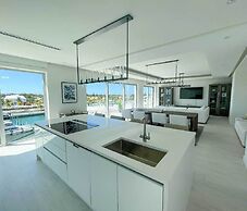 Palm Cay Marina, Resort & Spa