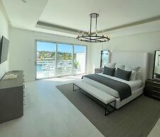 Palm Cay Marina, Resort & Spa