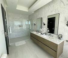 Palm Cay Marina, Resort & Spa