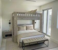 Palm Cay Marina, Resort & Spa