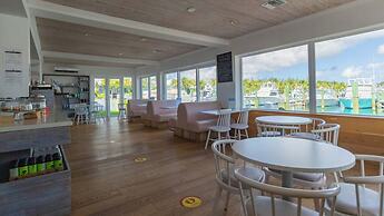 Palm Cay Marina, Resort & Spa