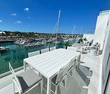 Palm Cay Marina, Resort & Spa