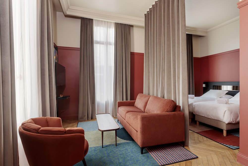 Frenchdoor Tours Corneille