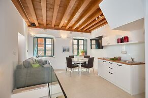 B-17 APARTMENTS