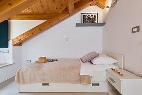 B-17 APARTMENTS