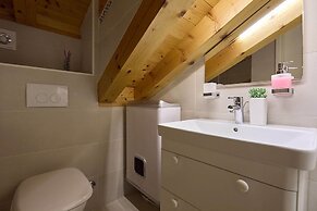 B-17 APARTMENTS