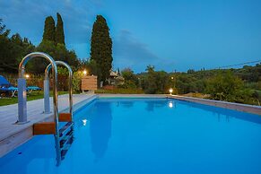 Green Family Villa in Agios Ioannis