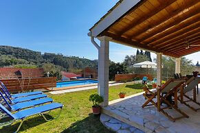 Green Family Villa in Agios Ioannis