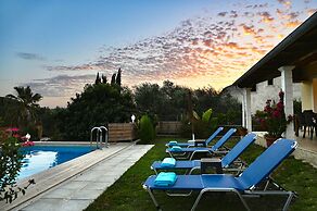 Green Family Villa in Agios Ioannis