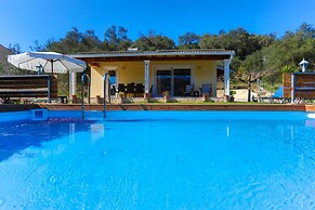 Green Family Villa in Agios Ioannis