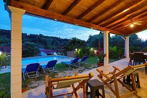 Green Family Villa in Agios Ioannis