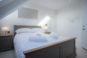 Skylark - 2 Bedroom Apartment - Tenby