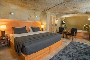 Bala Cave House