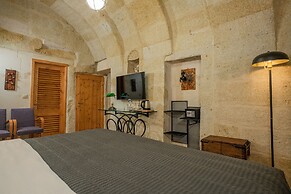 Bala Cave House