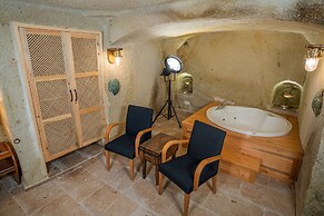 Bala Cave House
