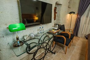 Bala Cave House