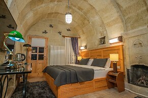 Bala Cave House
