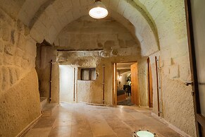 Bala Cave House