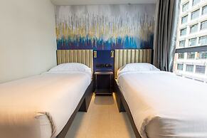 Ibis Budget Singapore Gold