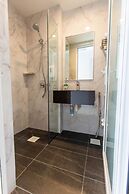 Ibis Budget Singapore Gold