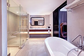 Grand Mercure Bali Seminyak