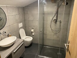 Spring Inn Apartments