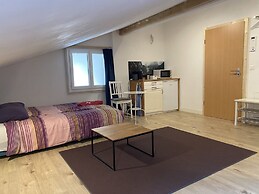 Spring Inn Apartments