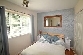 Large Balcony Apartment - Town & Races -2 Dbl Beds