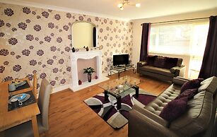 Large Balcony Apartment - Town & Races -2 Dbl Beds