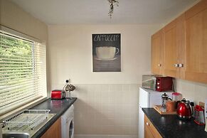 Large Balcony Apartment - Town & Races -2 Dbl Beds