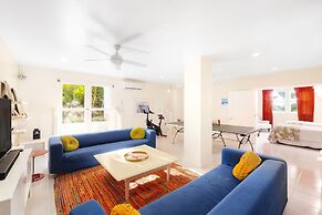 Bahama Mama 5 Bedroom Home