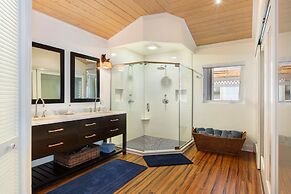 Neptune Cove 5 Bedroom Home