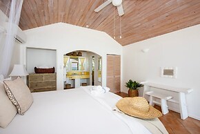Cocodimama Resort 14 Bedroom Hotel Room