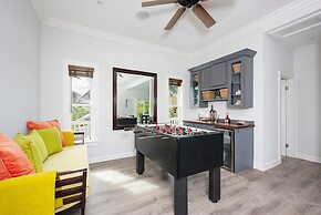 Salty Dolphin 4 Bedroom Home