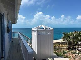 Palm Bluff 2 Bedroom Cottage