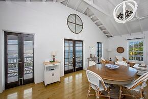 Palm Bluff 2 Bedroom Cottage
