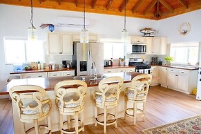 Blue Love Point 3br 3 Bedroom Home