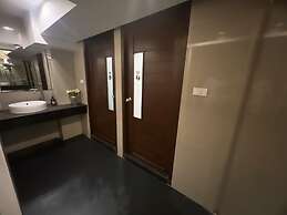 De Lux Bangkok Hotel