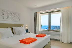 LIVINGHOME SUITES