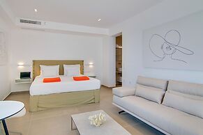 LIVINGHOME SUITES