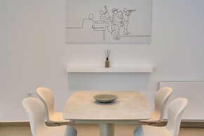 LIVINGHOME SUITES