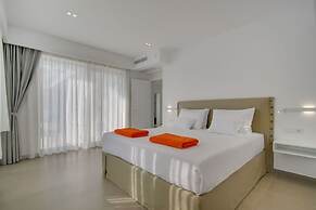 LIVINGHOME SUITES