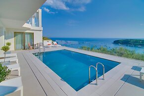 LIVINGHOME SUITES
