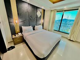 Shelton Suites Bhurban