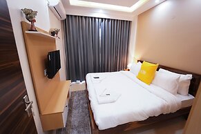 Lime Tree 2 Bhk Apartment Golf Course
